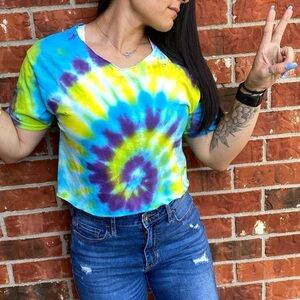 Tie dye green blue distressed crop top medium